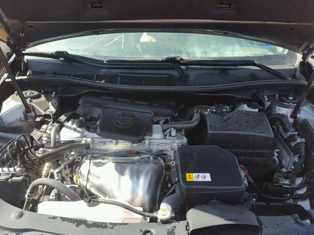 4T1BF1FK6HU641255 - 2017 TOYOTA CAMRY LE GRAY photo 7