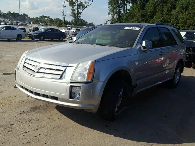 1GYEE637X80122518 - 2008 CADILLAC SRX SILVER photo 2