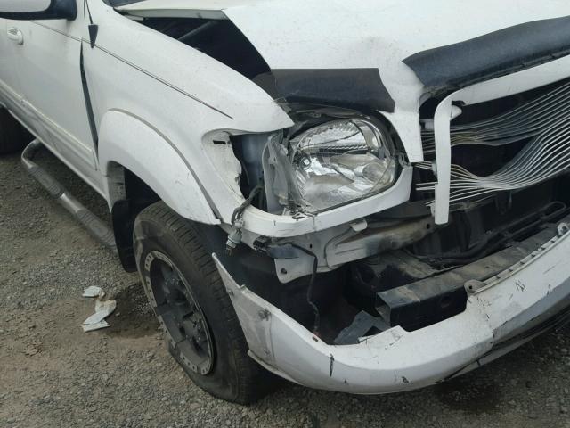 5TBET38195S470360 - 2005 TOYOTA TUNDRA DOU WHITE photo 10