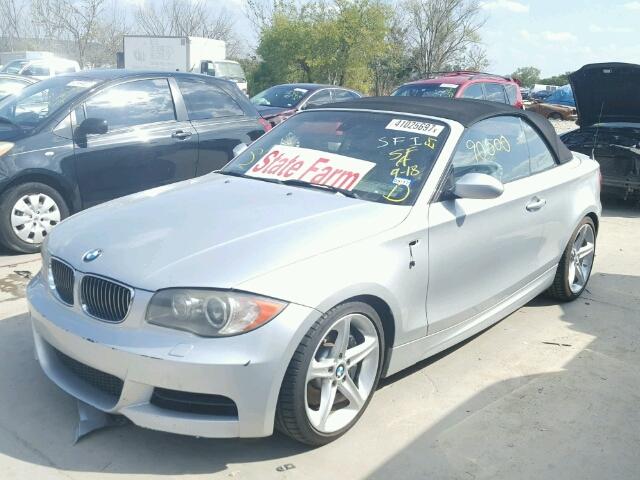 WBAUN93578VK39782 - 2008 BMW 135 SILVER photo 2