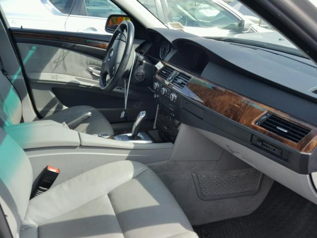 WBANV13568CZ60466 - 2008 BMW 528 XI SILVER photo 5