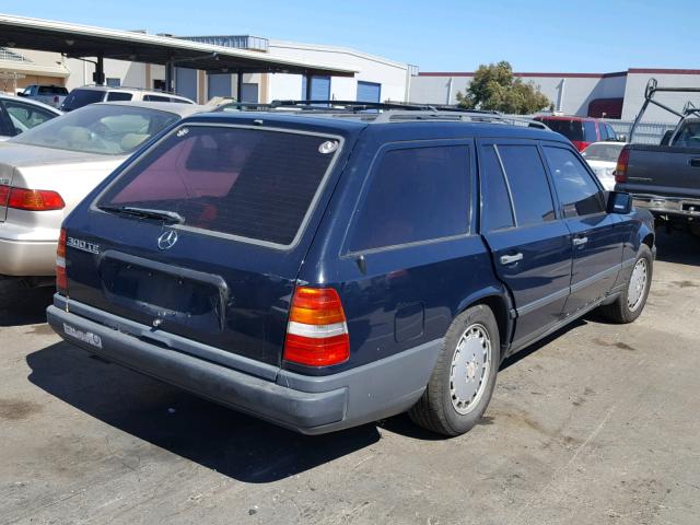 WDBEA90D6KF098363 - 1989 MERCEDES-BENZ 300 TE BLUE photo 4