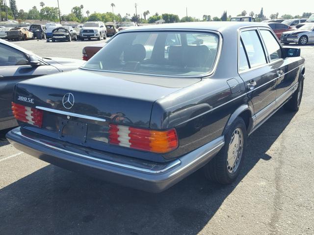 WDBCA24D9MA559239 - 1991 MERCEDES-BENZ 300 SE CHARCOAL photo 4