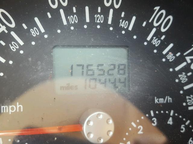 3VWCB21C32M426113 - 2002 VOLKSWAGEN NEW BEETLE 绿色 照片 8