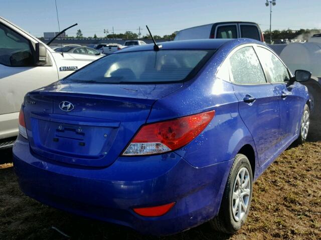 KMHCT4AEXDU390640 - 2013 HYUNDAI ACCENT BLUE photo 4