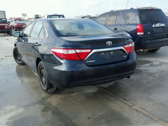 4T4BF1FKXFR500112 - 2015 TOYOTA CAMRY LE ლურჯი ფოტო 3