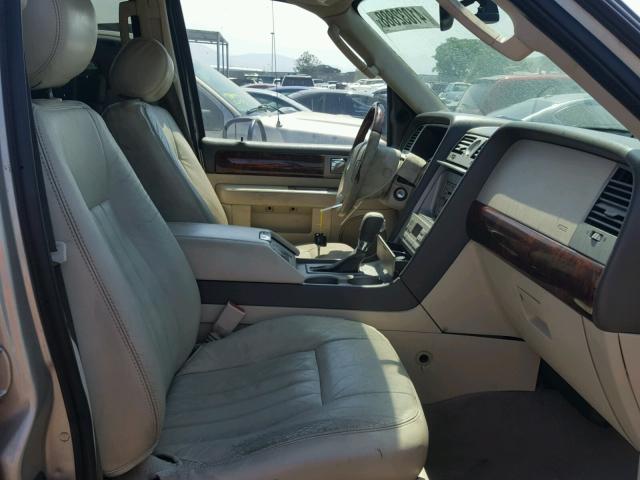 5LMFU28R04LJ23484 - 2004 LINCOLN NAVIGATOR TAN photo 5