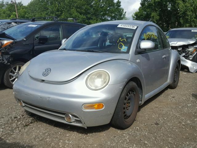 3VWCC21C9XM460979 - 1999 VOLKSWAGEN NEW BEETLE 银色 照片 2