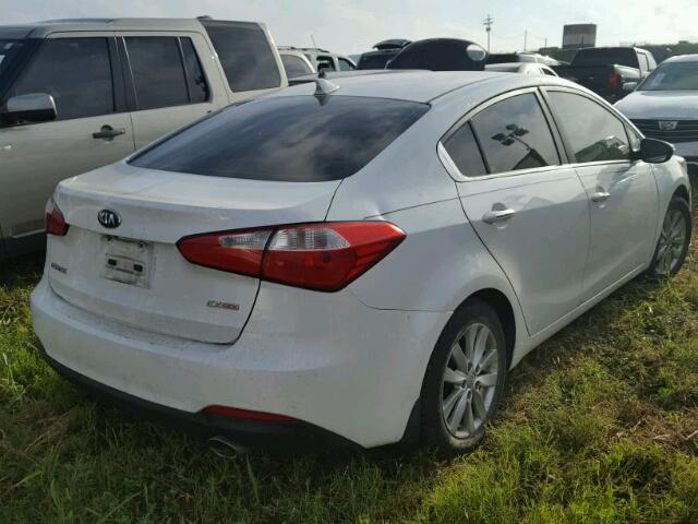 KNAFX4A88E5103496 - 2014 KIA FORTE WHITE photo 4