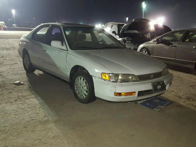 1HGCD5657TA070600 - 1996 HONDA ACCORD EX WHITE photo 1