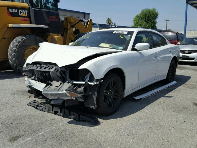 2B3CL3CG6BH606885 - 2011 DODGE CHARGER WHITE photo 2