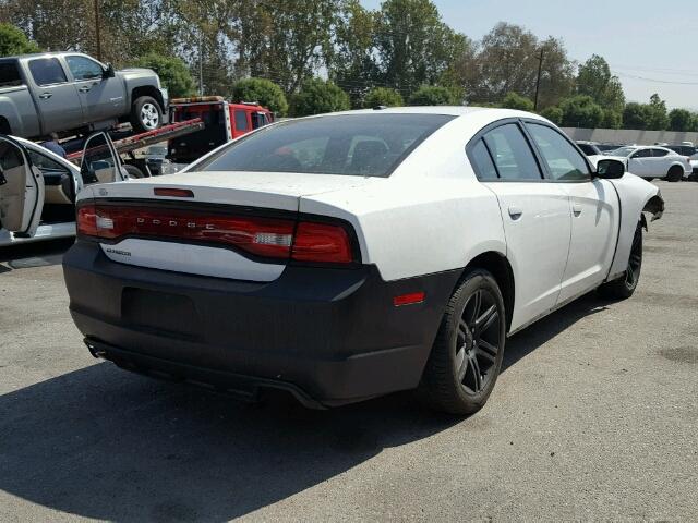 2B3CL3CG6BH606885 - 2011 DODGE CHARGER WHITE photo 4