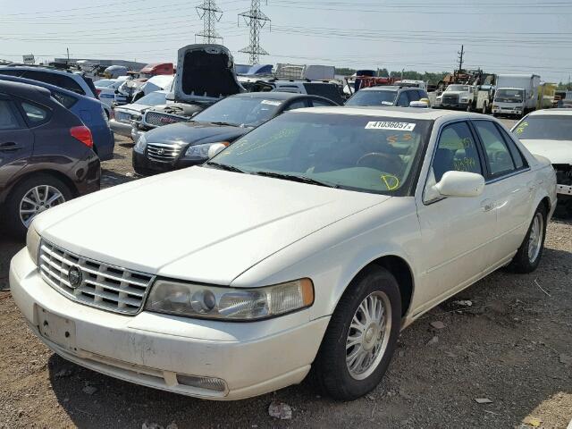 1G6KY5495WU923778 - 1998 CADILLAC SEVILLE WHITE photo 2