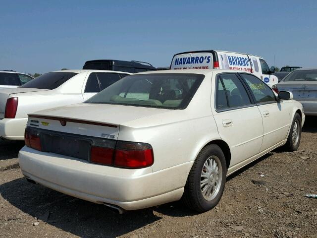 1G6KY5495WU923778 - 1998 CADILLAC SEVILLE WHITE photo 4