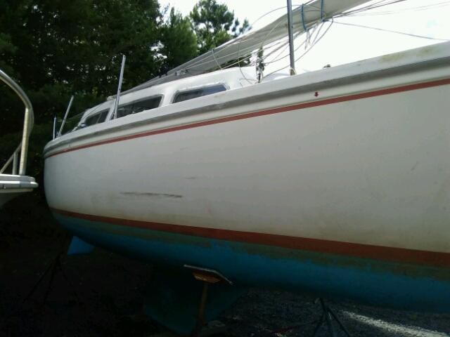 CTYL2765M76J - 1976 CCHM BOAT WHITE photo 8