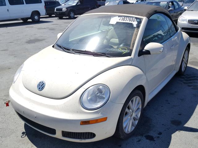 3VWRG3AL1AM008617 - 2010 VOLKSWAGEN NEW BEETLE 奶油色 照片 2