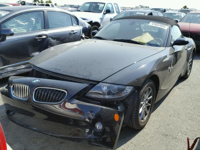 4USBT33515LR69797 - 2005 BMW Z4 2.5 BLACK photo 2