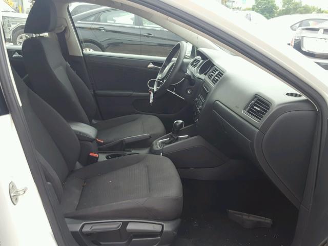 3VW2K7AJ5FM249772 - 2015 VOLKSWAGEN JETTA BASE 白色 照片 5