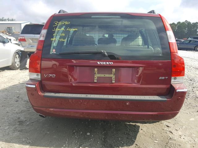 YV1SW592951488921 - 2005 VOLVO V70 FWD RED photo 9