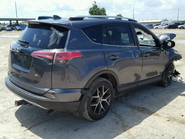 JTMNFREV1HD103235 - 2017 TOYOTA RAV4 SE GRAY photo 4