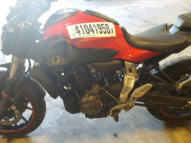 JYARM06E9FA003427 - 2015 YAMAHA FZ07 RED photo 9