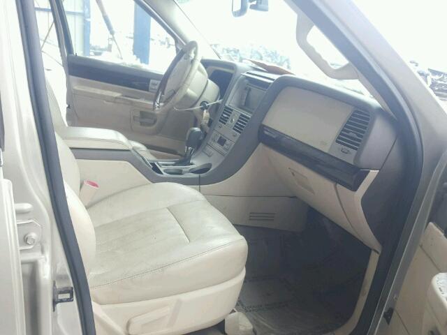 5LMEU88H04ZJ01942 - 2004 LINCOLN AVIATOR 金色 照片 5