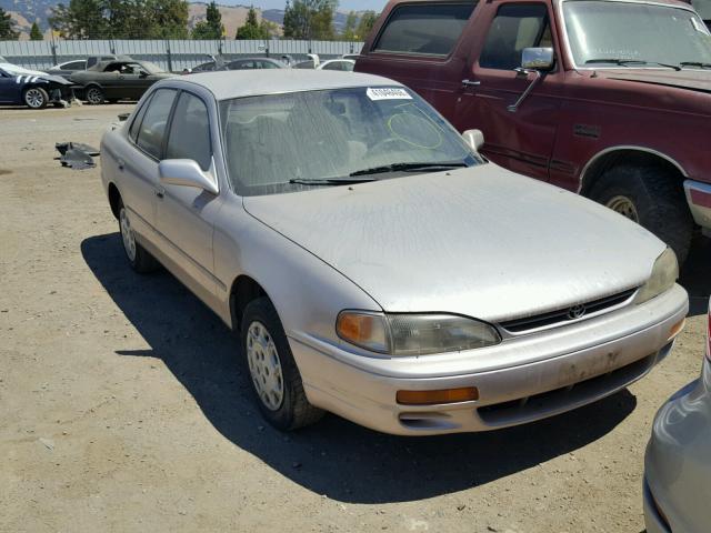 JT2BG12K2T0404200 - 1996 TOYOTA CAMRY DX GOLD photo 1