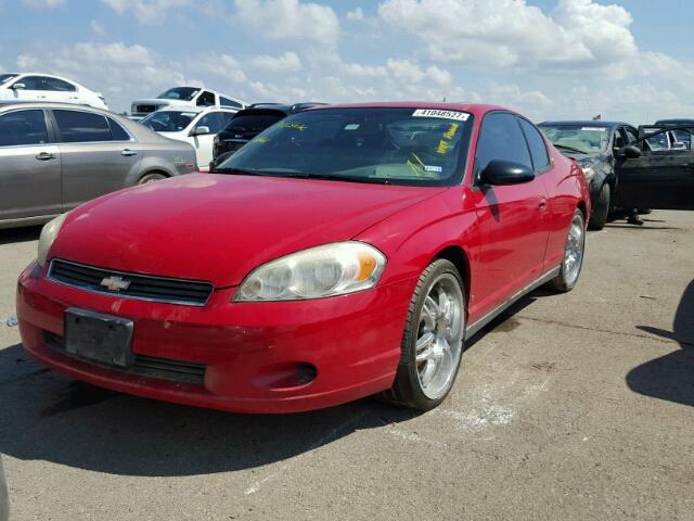 2G1WM15K469302574 - 2006 CHEVROLET MONTE CARL RED photo 2