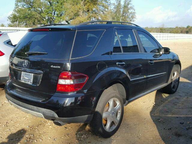 4JGBB86E18A402549 - 2008 MERCEDES-BENZ ML 350 BLACK photo 4