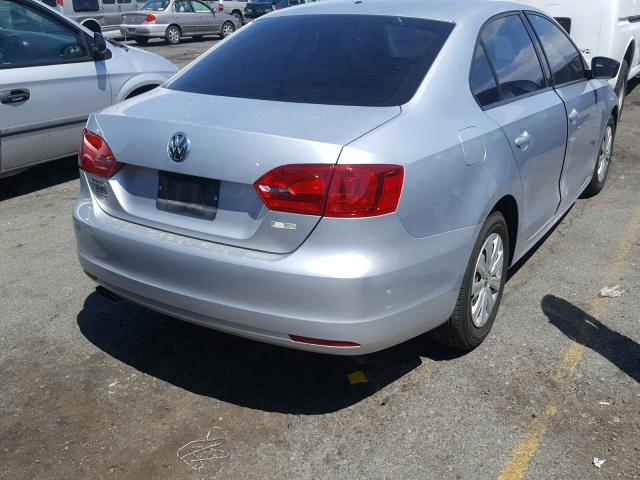 3VW2K7AJ1BM336627 - 2011 VOLKSWAGEN JETTA BASE 灰色 照片 4