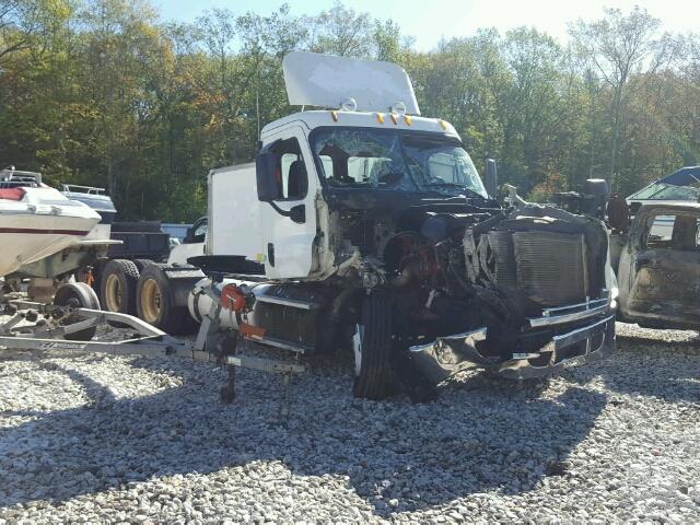 1FUJGEBG3DLBY1215 - 2013 FREIGHTLINER CASCADIA 1 WHITE photo 1