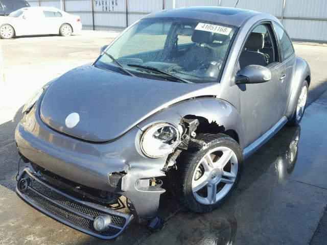 3VWCD31C64M414945 - 2004 VOLKSWAGEN NEW BEETLE 石墨色 照片 2