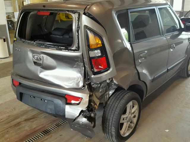 KNDJT2A22A7172403 - 2010 KIA SOUL + TAN photo 9