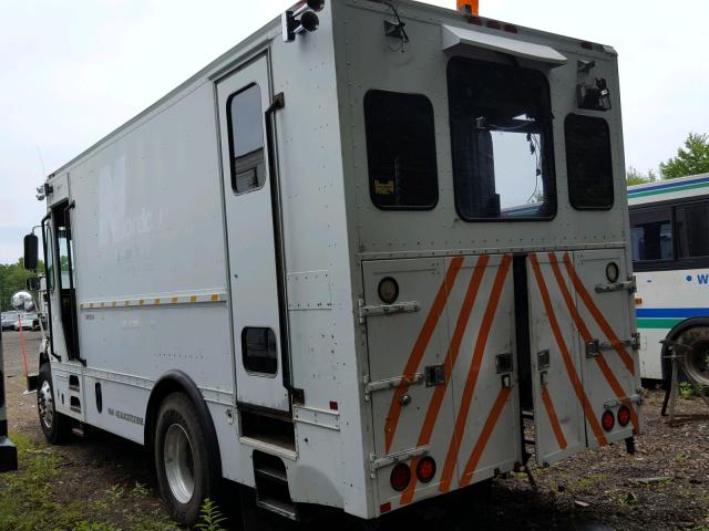 4UZAAXCS67CX30166 - 2007 FREIGHTLINER CHASSIS FS WHITE photo 3