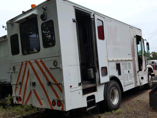 4UZAAXCS67CX30166 - 2007 FREIGHTLINER CHASSIS FS WHITE photo 4