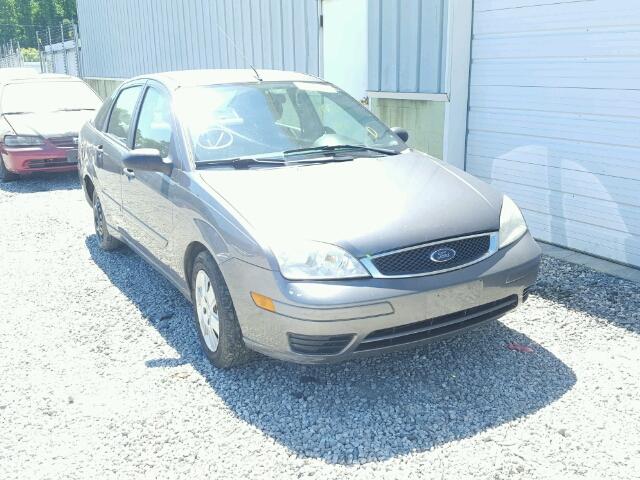 1FAFP34N76W224715 - 2006 FORD FOCUS ZX4 GRAY photo 1