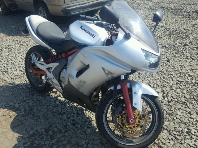 JKAEXEA156A011403 - 2006 KAWASAKI EX650 A6F 银色 照片 1