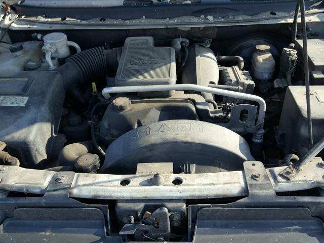 1GKDT13S752137870 - 2005 GMC ENVOY WHITE photo 7