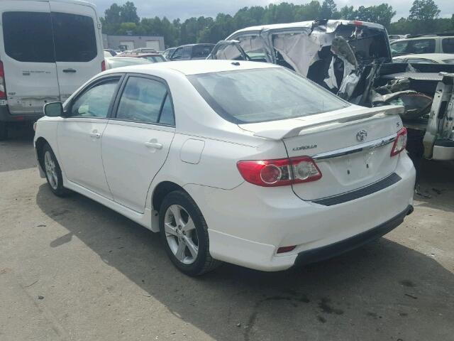 2T1BU4EE2BC684597 - 2011 TOYOTA COROLLA BA WHITE photo 3