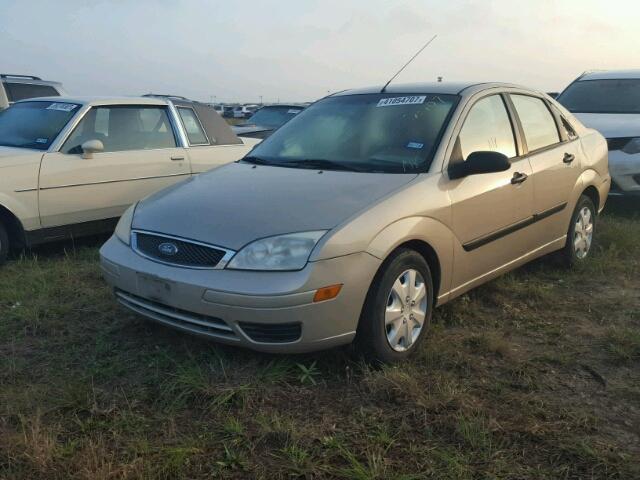 1FAFP34NX6W105461 - 2006 FORD FOCUS BROWN photo 2