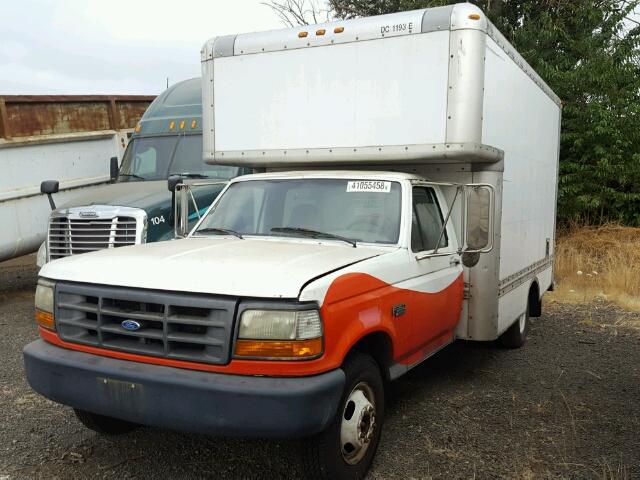 1FDKF37GXVEB21622 - 1997 FORD F350 WHITE photo 2