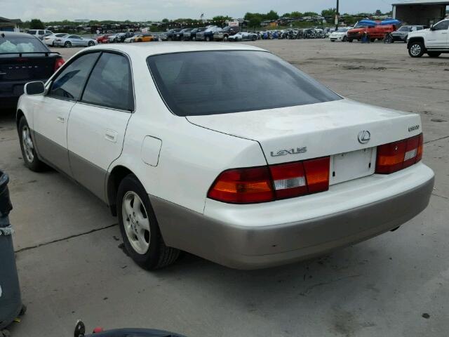 JT8BF28G1W5039355 - 1998 LEXUS ES 300 WHITE photo 3