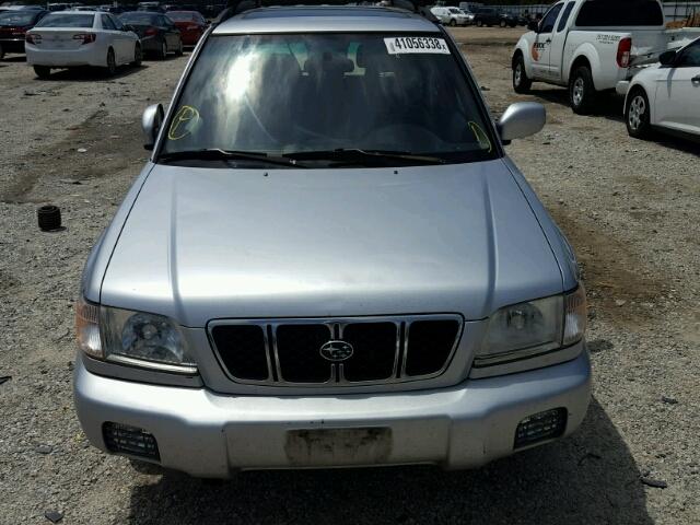JF1SF65632H746847 - 2002 SUBARU FORESTER S 银色 照片 9