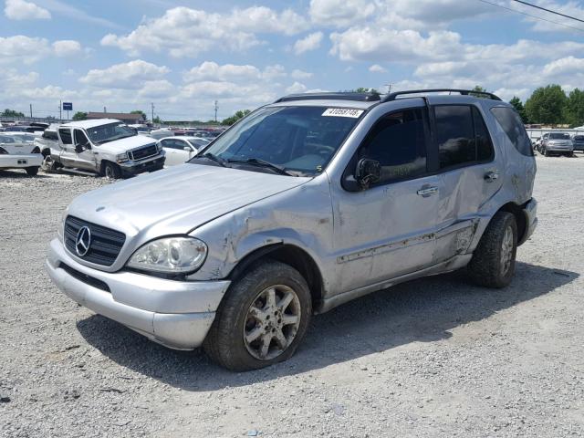 4JGAB72E4YA199314 - 2000 MERCEDES-BENZ ML 430 SILVER photo 2