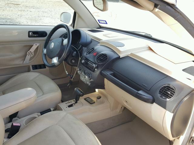 3VWSG31Y96M315781 - 2006 VOLKSWAGEN NEW BEETLE 米色 照片 5