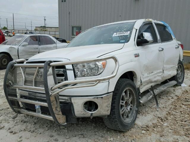 5TFEY5F10DX144852 - 2013 TOYOTA TUNDRA CRE WHITE photo 2