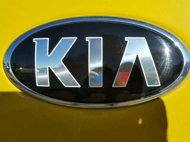 KNDJP3A5XF7167252 - 2015 KIA SOUL YELLOW photo 9