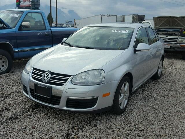 3VWRM71K49M131010 - 2009 VOLKSWAGEN JETTA SE SILVER photo 2