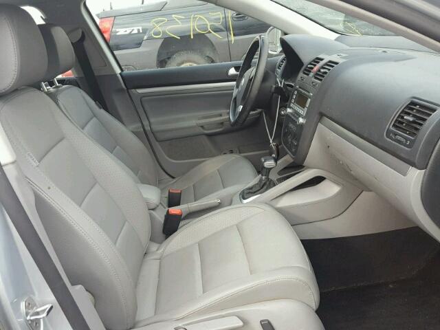 3VWRM71K49M131010 - 2009 VOLKSWAGEN JETTA SE 银色 照片 5