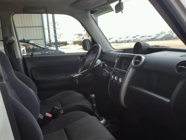 JTLKT334964048795 - 2006 TOYOTA SCION XB თეთრი ფოტო 5